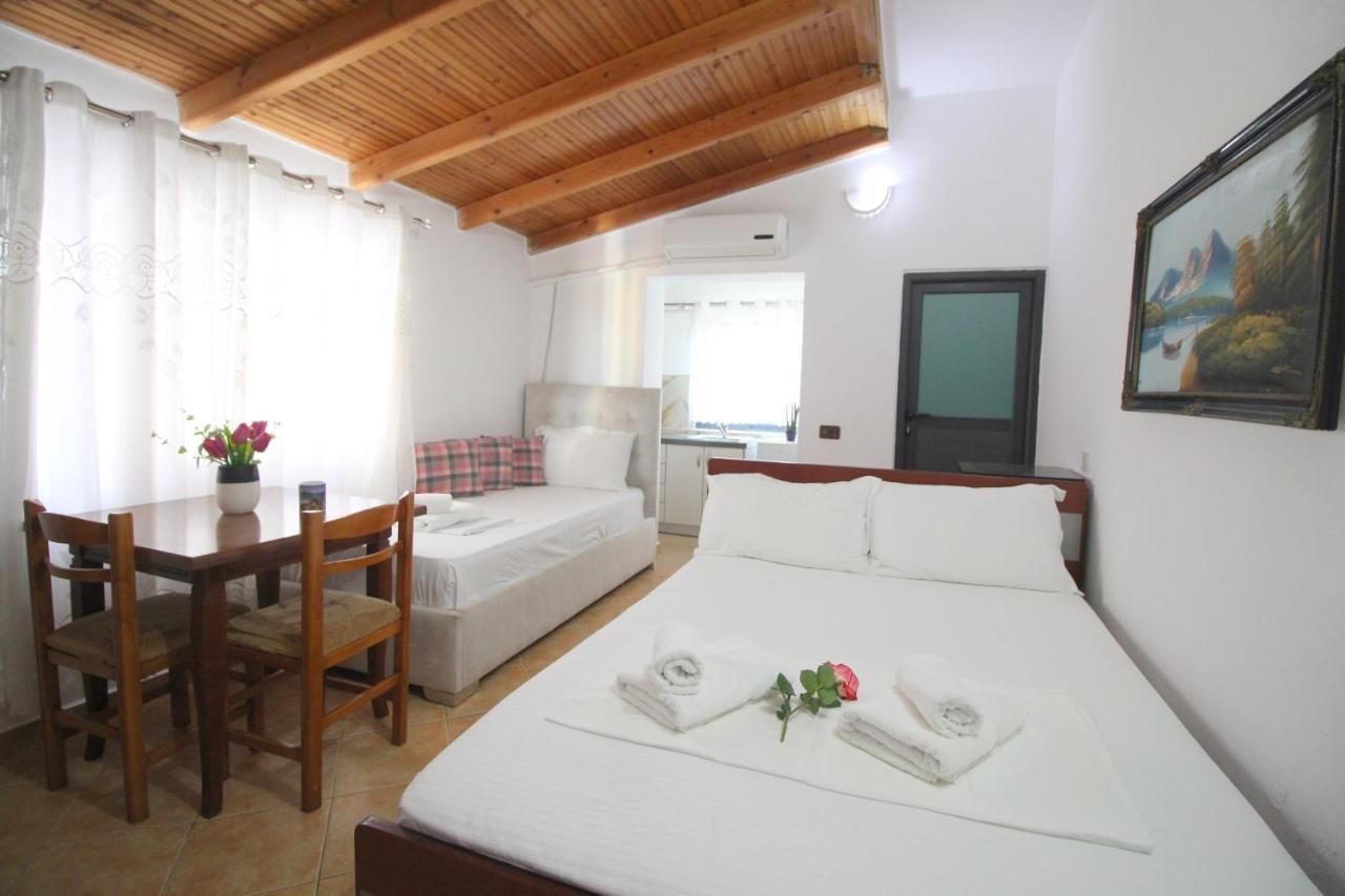 Emerald Inn Ksamil Exterior foto